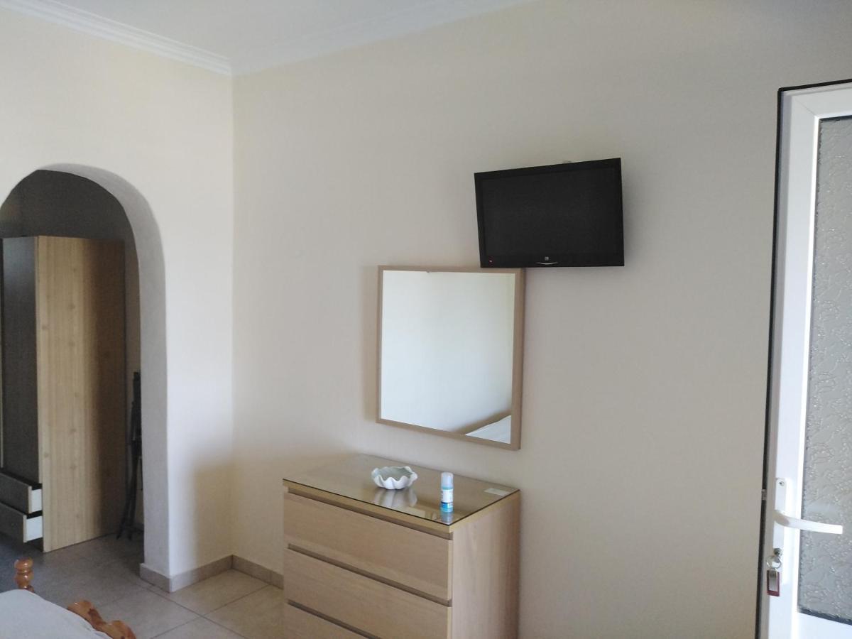 Velika Beach Rooms Buitenkant foto