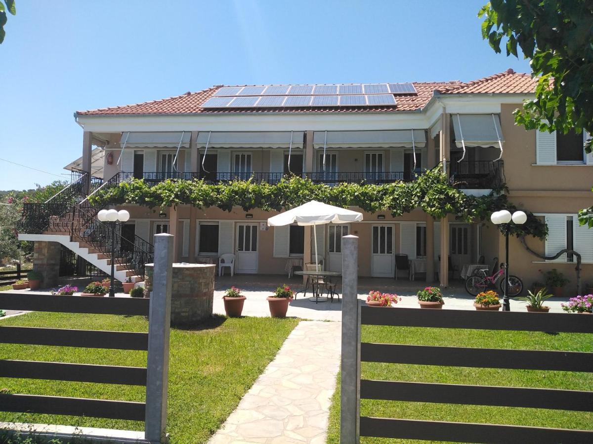 Velika Beach Rooms Buitenkant foto